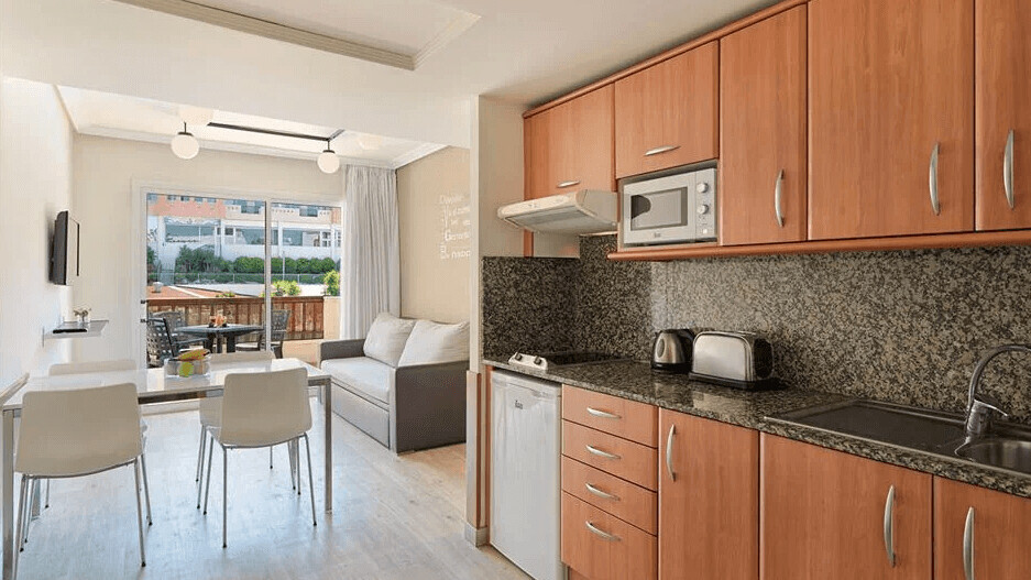 H10 Mediterranean Village